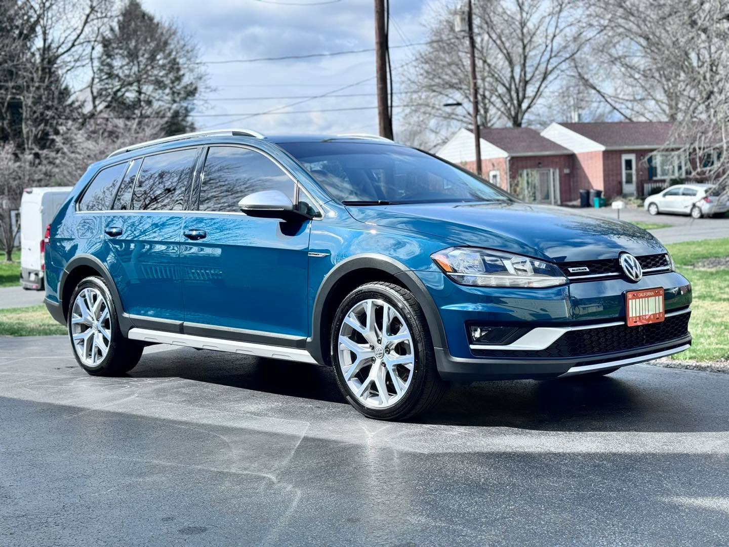 Ceramic Coating vs Wax: Which One Fits Your Situation?